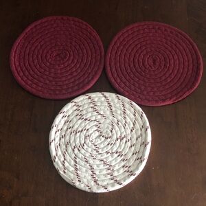 Round Braided Hot Pot Holders Set